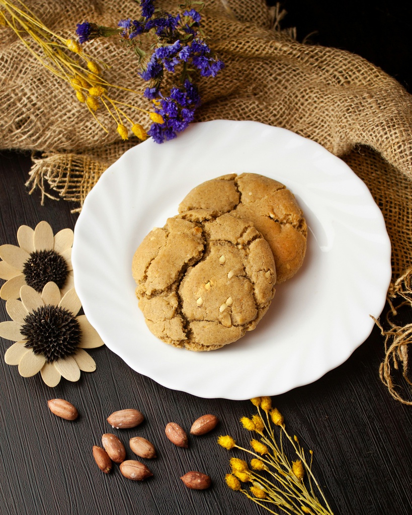 Peanut butter chocolate chip cookie